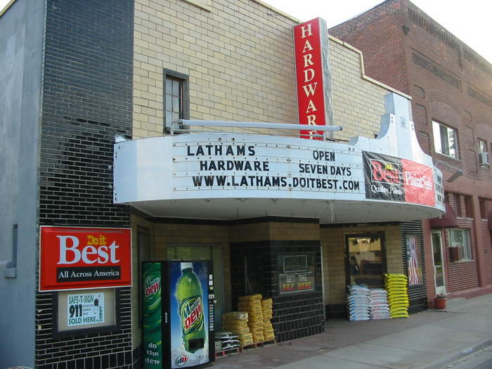 Milan Cinema (Milan Theatre) - June 2002 Photo (newer photo)